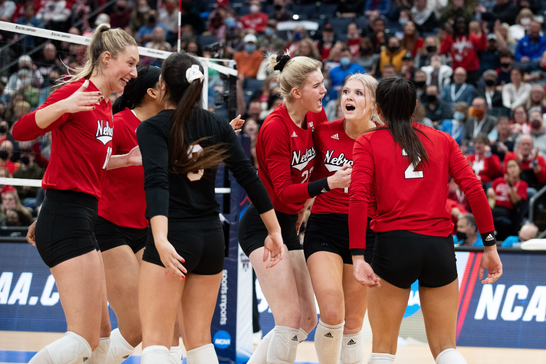 121721-owh-spo-nuvolley-em16.jpg